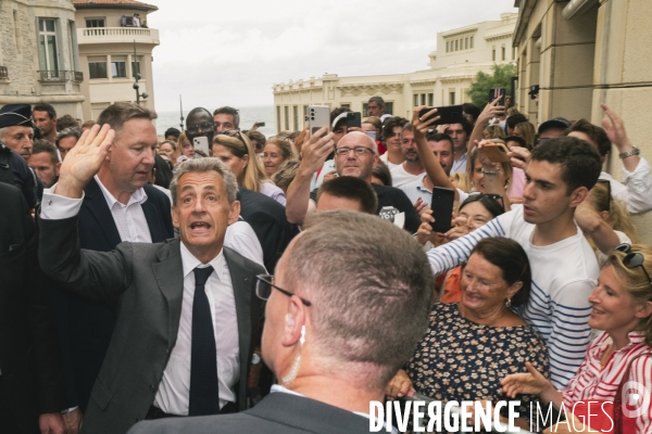 Fra - sarkozy signe son livre - biarritz