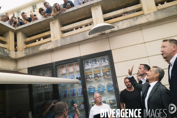 Fra - sarkozy signe son livre - biarritz