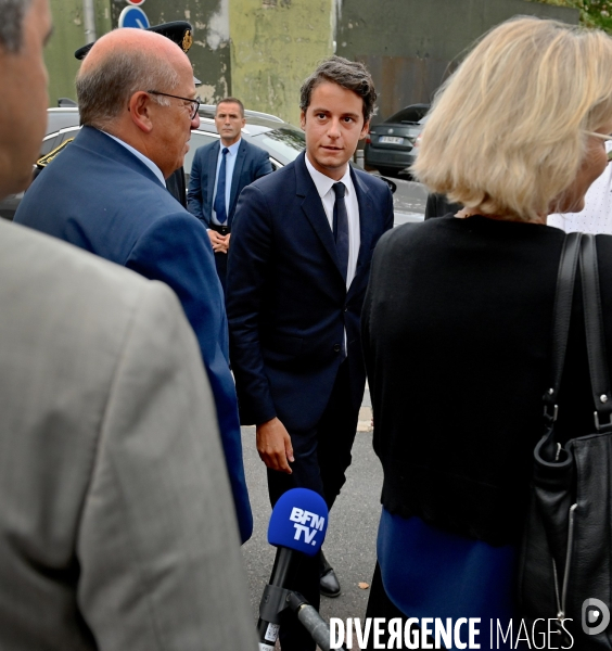 Stage de réussite pour élèves en difficulté : visite de Gabriel Attal à Torcy