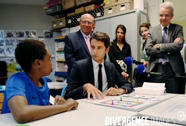 Stage de réussite pour élèves en difficulté : visite de Gabriel Attal à Torcy