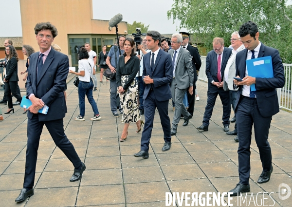 Stage de réussite pour élèves en difficulté : visite de Gabriel Attal à Torcy