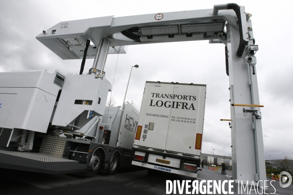 Jf cope inaugure le premier scanner mobile des douanes