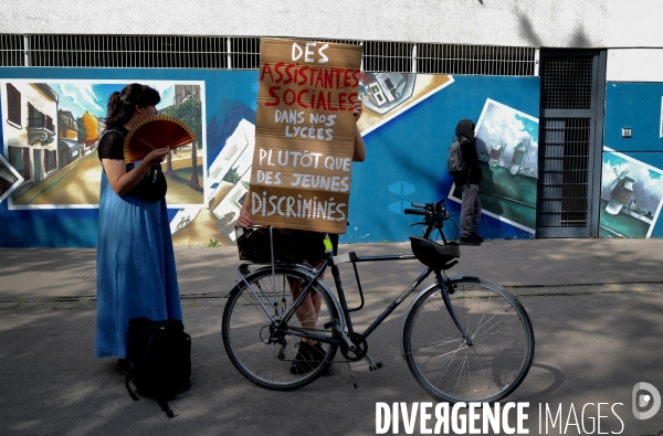Interdiction de l Abaya et manque de moyens : le lycée Utrillo de Stains en grève