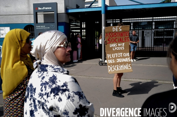Interdiction de l Abaya et manque de moyens : le lycée Utrillo de Stains en grève