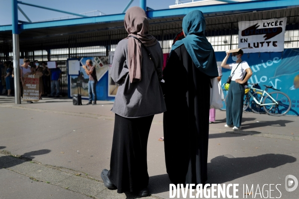 Interdiction de l Abaya et manque de moyens : le lycée Utrillo de Stains en grève