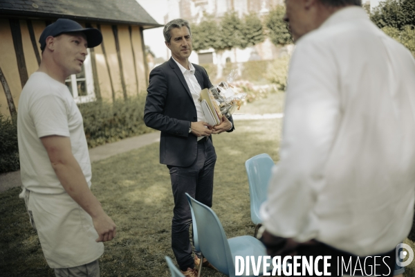 Déplacement de François Ruffin en Normandie.