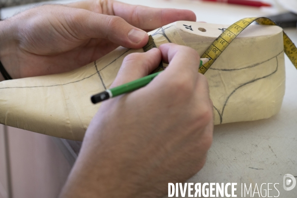 Confection de souliers sur mesure