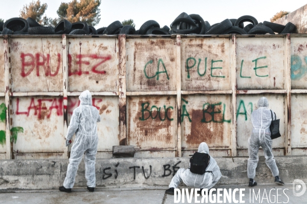 Mise à l arrêt d une usine de ciment Lafarge par un groupe de militants écologistes dans les Bouches-du-Rhône