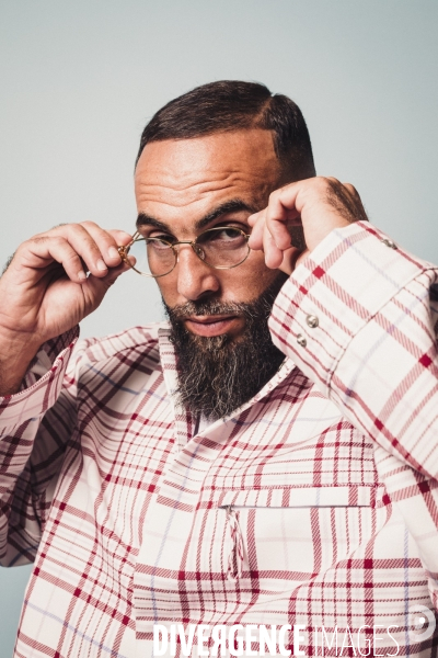 Portrait de médine, rappeur français.