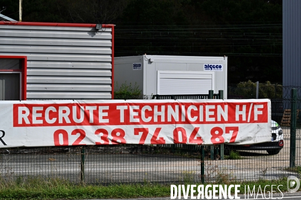 Banderole Offre d Emploi le long des routes