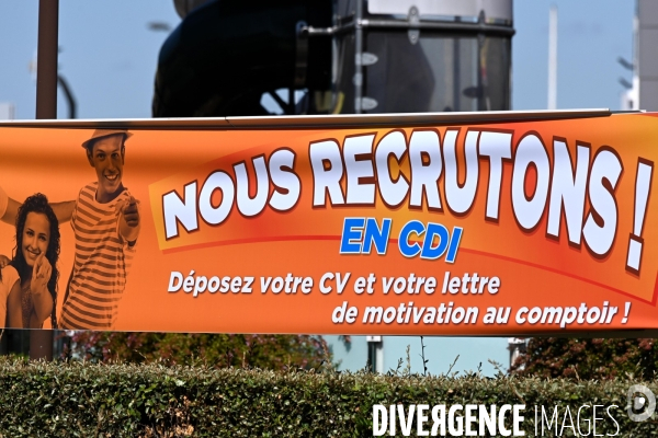 Banderole Offre d Emploi le long des routes