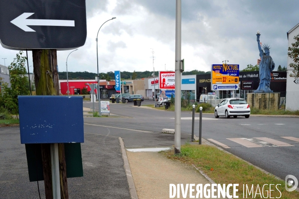 La France moche . Le gouvernement lance  un programme expérimental de transformation des zones commerciales situées à l’entrée des villes