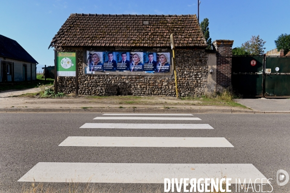 Affiches du RN dans la petite commune de Gironville