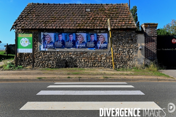 Affiches du RN dans la petite commune de Gironville