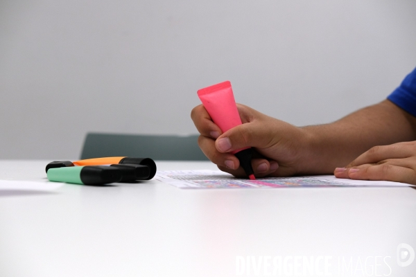 Révisions et devoirs à la bibliothèque Robert Desnos de Montreuil