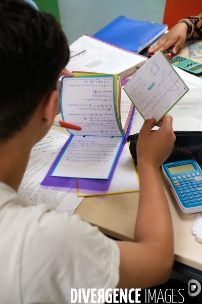 Révisions et devoirs à la bibliothèque Robert Desnos de Montreuil