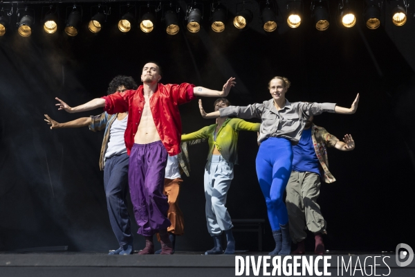 CONTEMPORARY DANCE 2.0 de Hofesh Shechter