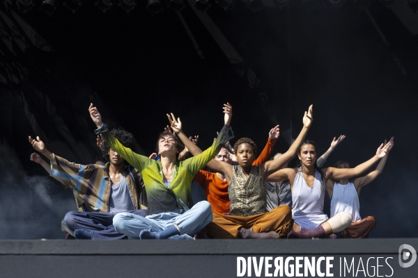 CONTEMPORARY DANCE 2.0 de Hofesh Shechter