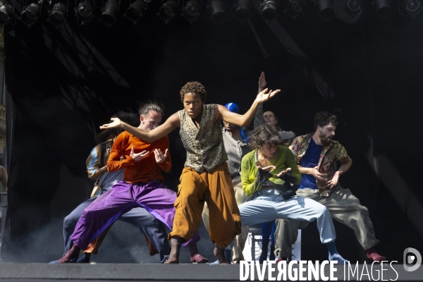 CONTEMPORARY DANCE 2.0 de Hofesh Shechter