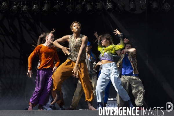 CONTEMPORARY DANCE 2.0 de Hofesh Shechter