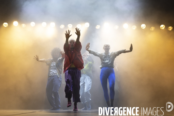 CONTEMPORARY DANCE 2.0 de Hofesh Shechter