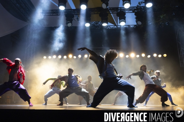 CONTEMPORARY DANCE 2.0 de Hofesh Shechter