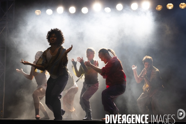 CONTEMPORARY DANCE 2.0 de Hofesh Shechter