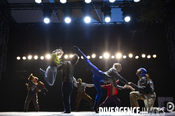 CONTEMPORARY DANCE 2.0 de Hofesh Shechter