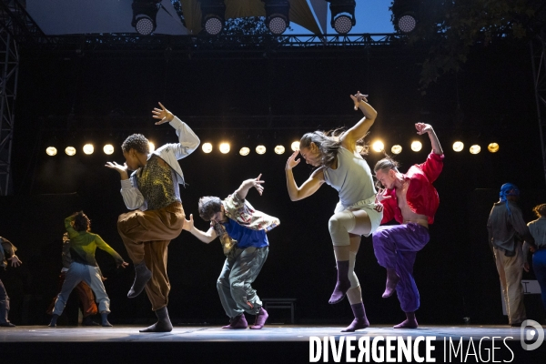 CONTEMPORARY DANCE 2.0 de Hofesh Shechter