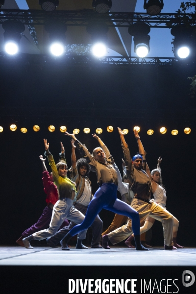 CONTEMPORARY DANCE 2.0 de Hofesh Shechter
