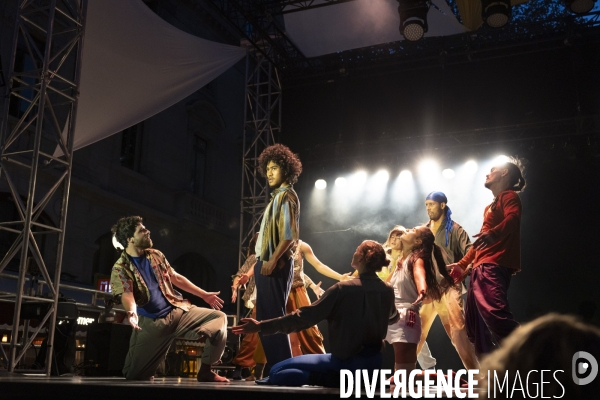 CONTEMPORARY DANCE 2.0 de Hofesh Shechter