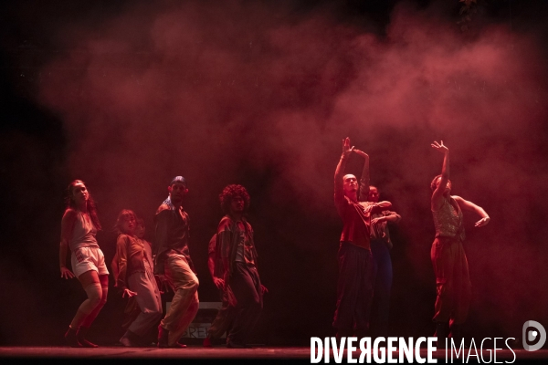 CONTEMPORARY DANCE 2.0 de Hofesh Shechter