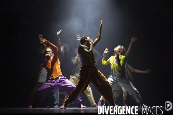 CONTEMPORARY DANCE 2.0 de Hofesh Shechter