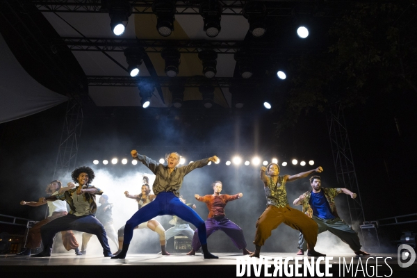 CONTEMPORARY DANCE 2.0 de Hofesh Shechter