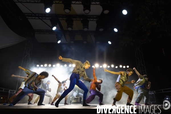 CONTEMPORARY DANCE 2.0 de Hofesh Shechter
