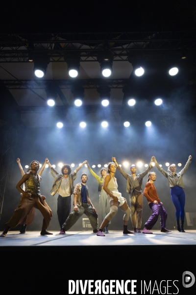 CONTEMPORARY DANCE 2.0 de Hofesh Shechter