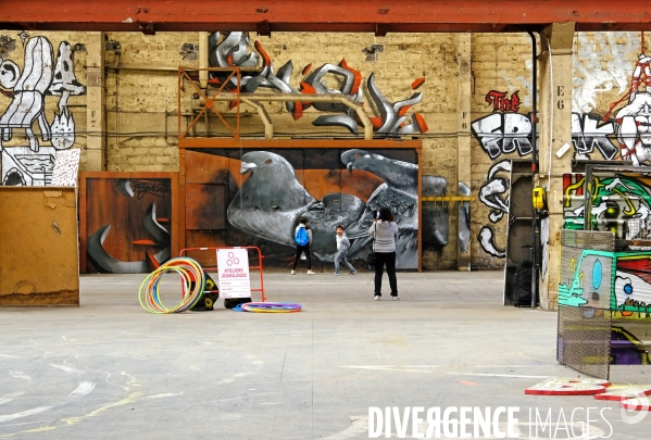 Fête dans les halles de l  ancienne usine Babcock