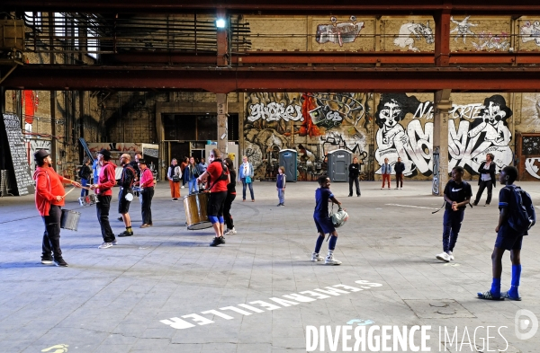 Fête dans les halles de l  ancienne usine Babcock