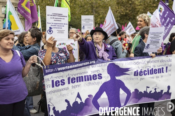Manifestation pour defendre le droit a l avortement
