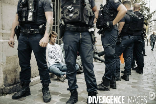 Arrestation de militants de Dernière Rénovation