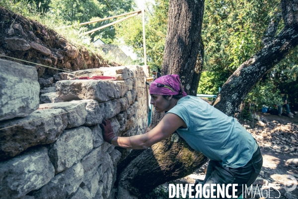 Muraillers Caladeurs,  construction en pierre seche.