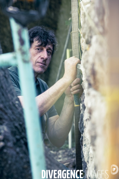Muraillers Caladeurs,  construction en pierre seche.