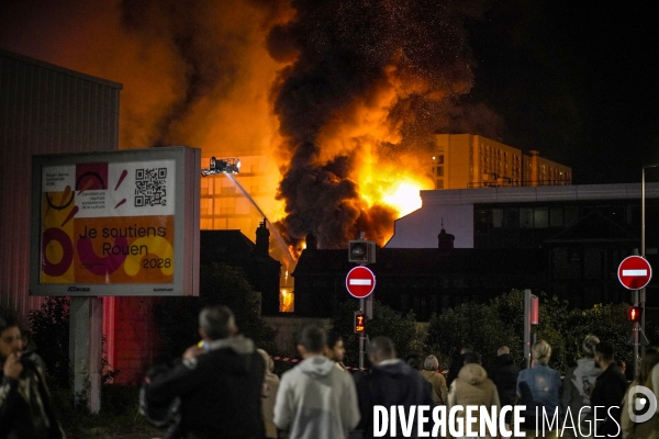 Incendie dans deux immeubles à Rouen