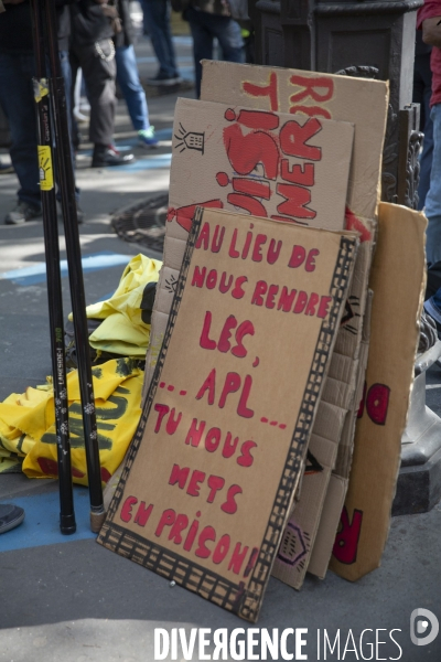 Manifestation pour défendre le droit au logement