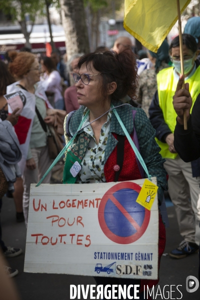 Manifestation pour défendre le droit au logement