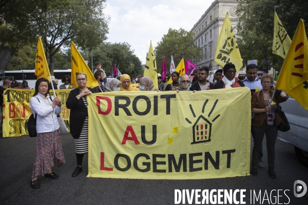 Manifestation pour défendre le droit au logement