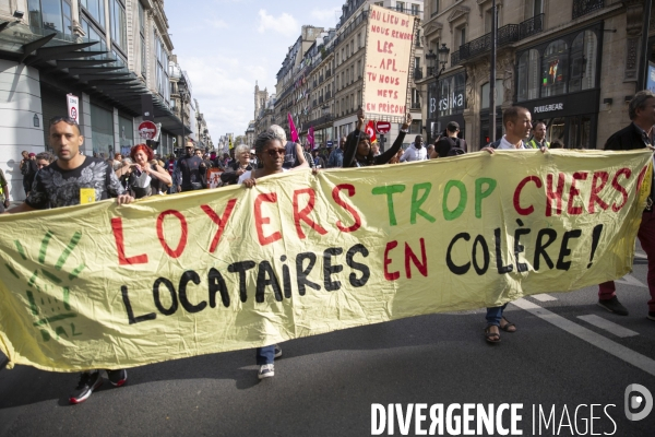 Manifestation pour défendre le droit au logement