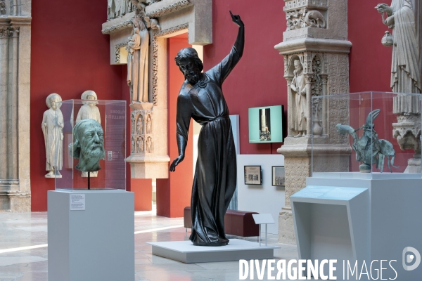 Les Apotres de Notre Dame
