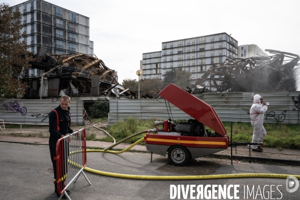 Après l incendie des  Verre et acier  à Rouen