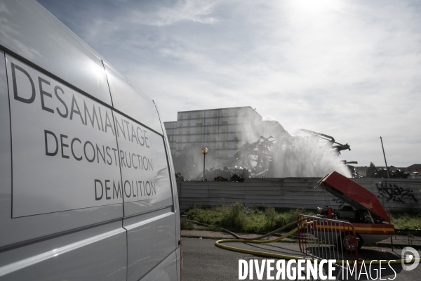Après l incendie des  Verre et acier  à Rouen